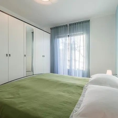 Seaside Paola: 3-bedroom Garden Retreat Porec