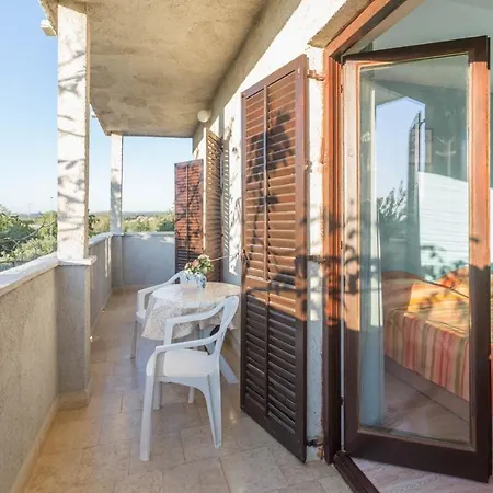 Apartment Seaside Paola: 3-bedroom Garden Retreat *